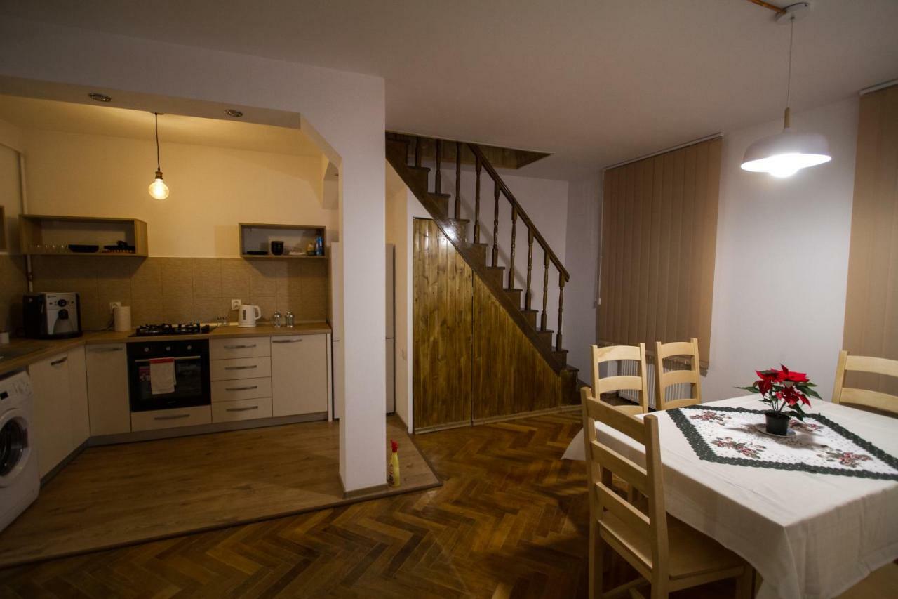 Pe Tocile Apartment Brasov Bagian luar foto