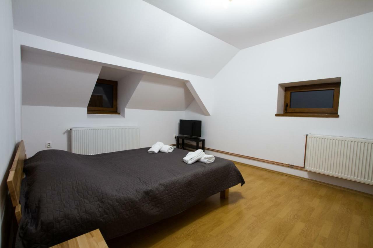 Pe Tocile Apartment Brasov Bagian luar foto