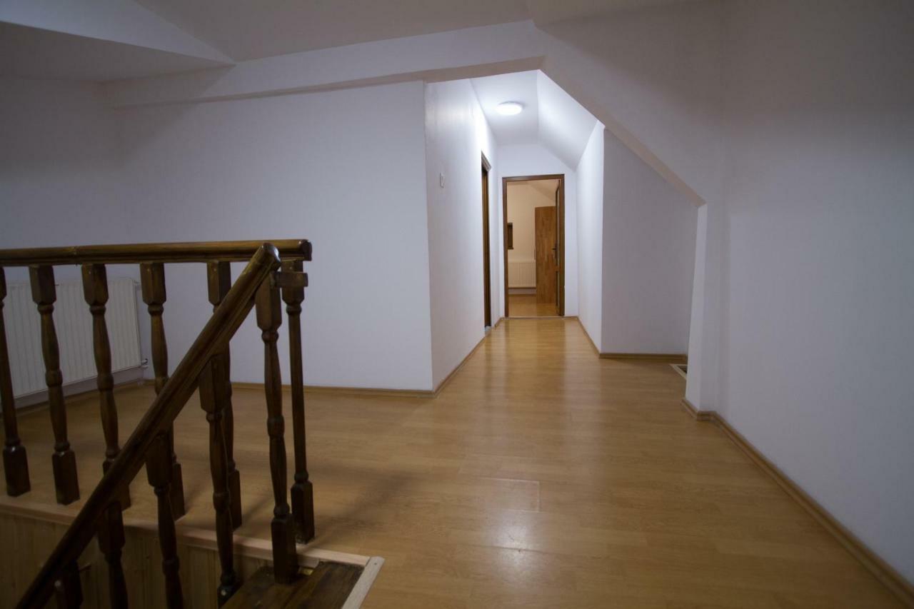 Pe Tocile Apartment Brasov Bagian luar foto