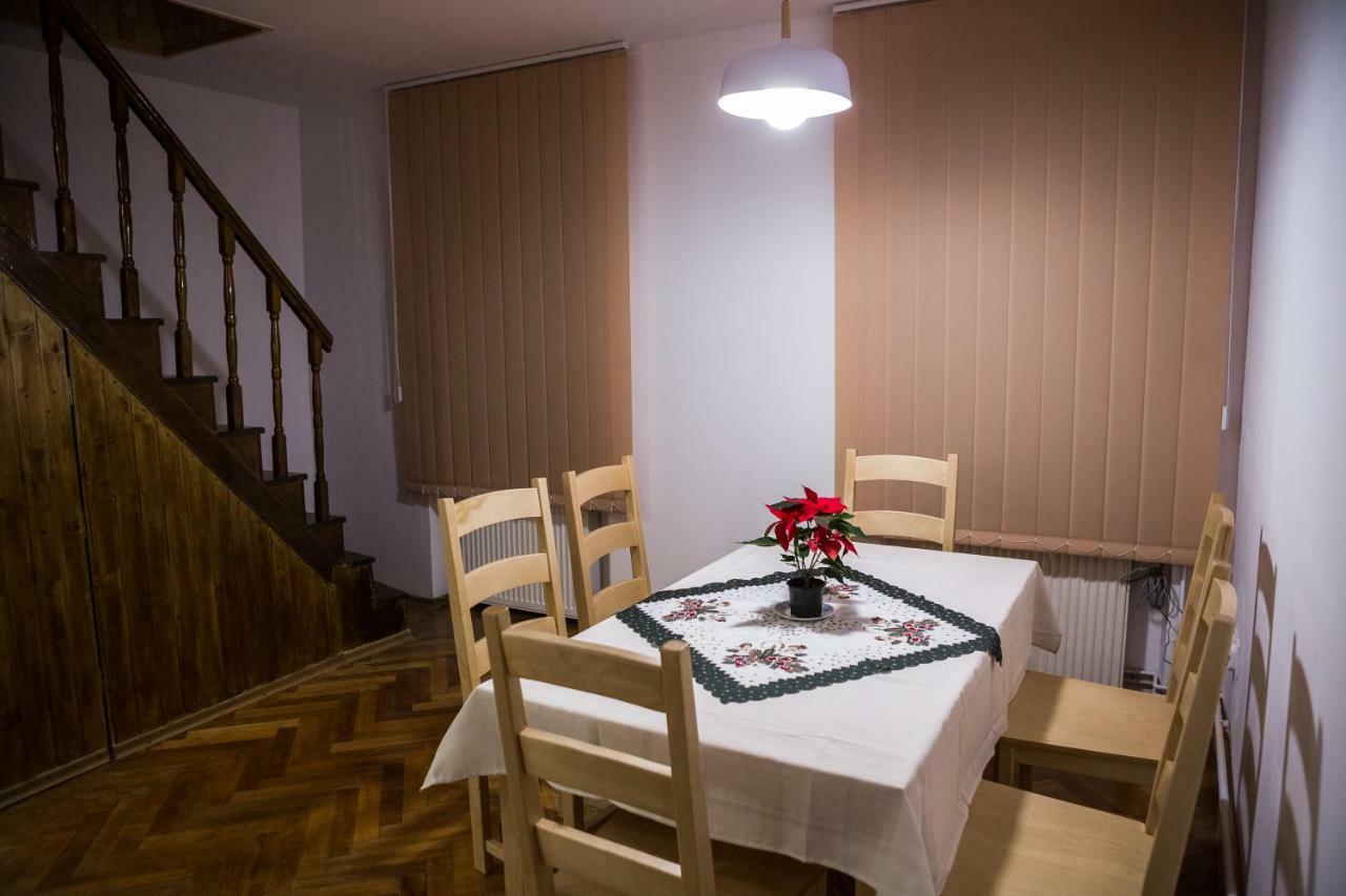 Pe Tocile Apartment Brasov Bagian luar foto