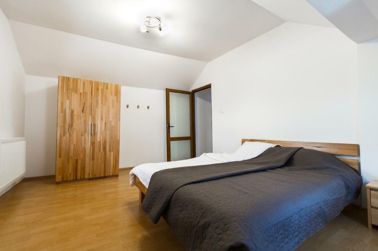 Pe Tocile Apartment Brasov Bagian luar foto