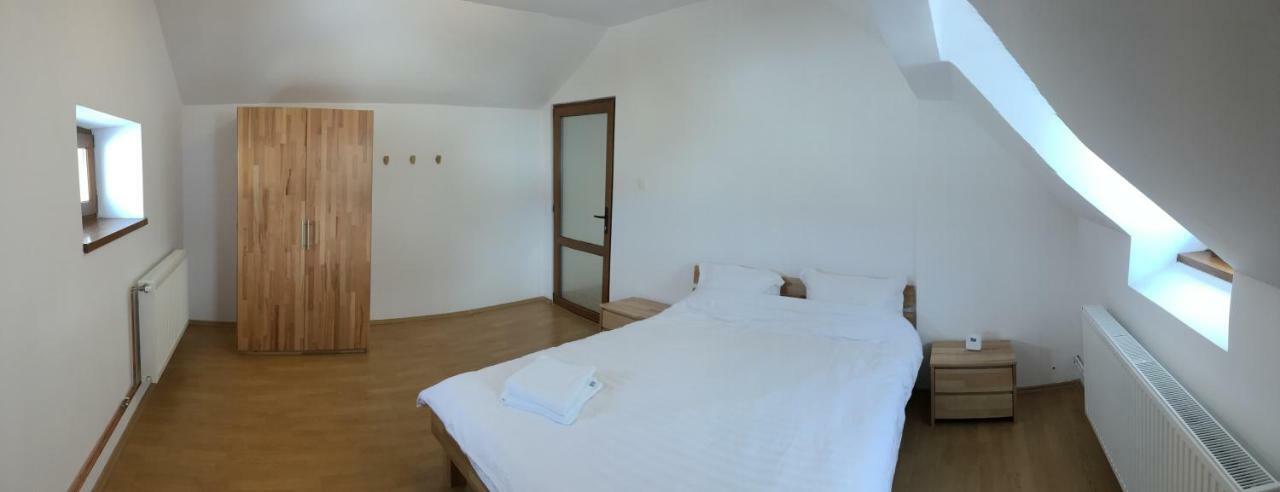 Pe Tocile Apartment Brasov Bagian luar foto