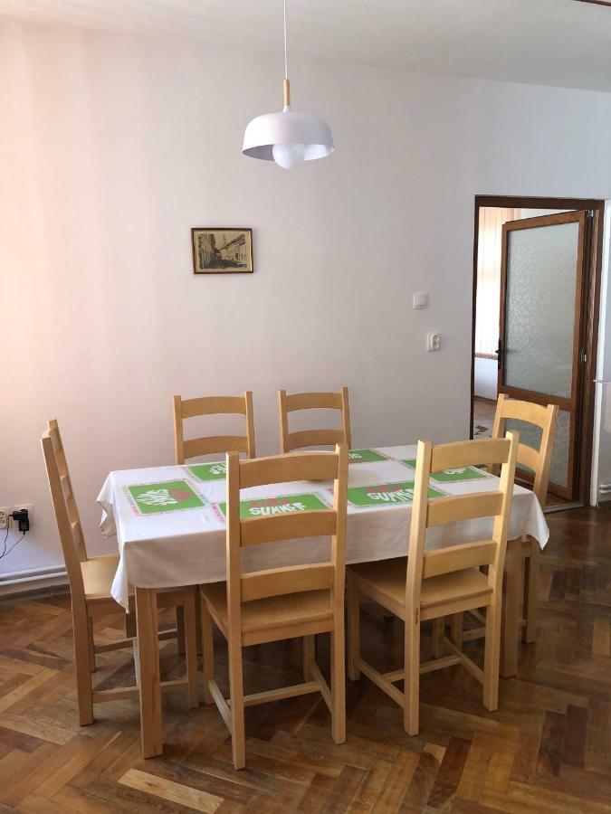 Pe Tocile Apartment Brasov Bagian luar foto