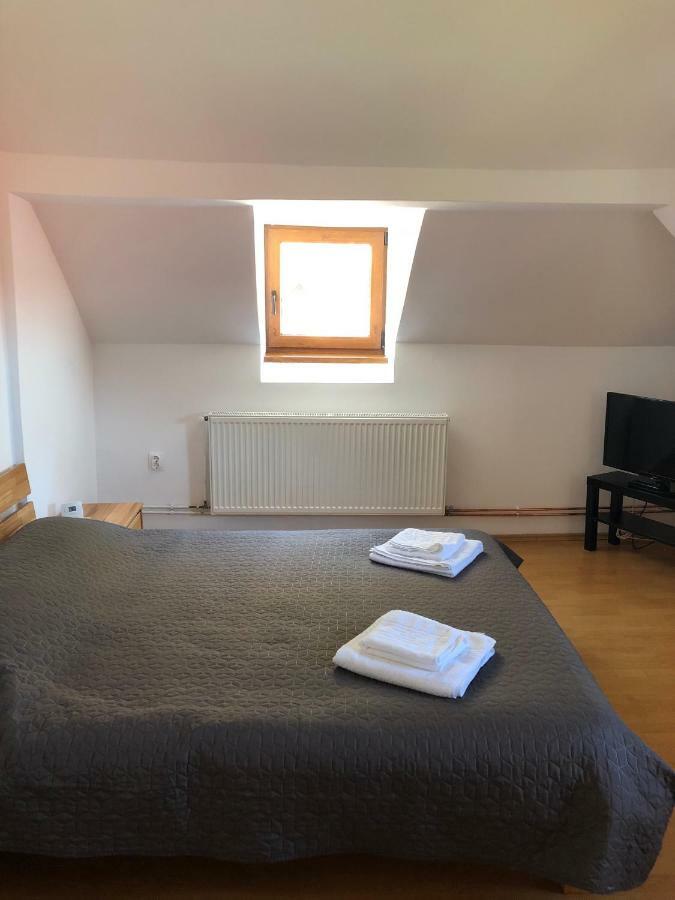 Pe Tocile Apartment Brasov Bagian luar foto